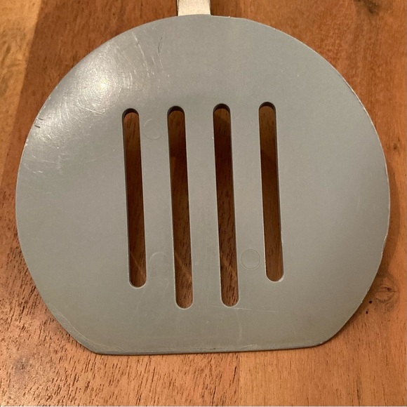 Vintage Ekco Nylon Green Spoon & Grey Pancake Spatula with Cream Keyhole Handles - Picture 6 of 13